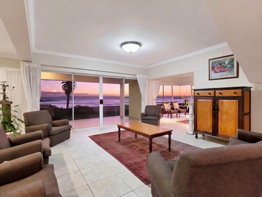 5 Bedroom Property for Sale in Bloubergstrand Western Cape